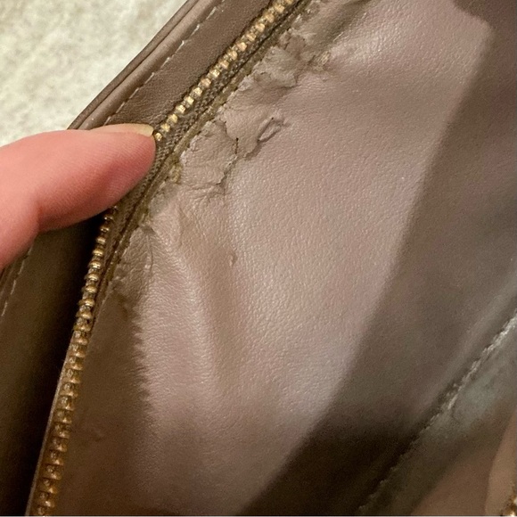 ✨💎LOUIS VUITTON💎✨ MAHINA WALLET WITH BOX AND GIFT! - Picture 11 of 12